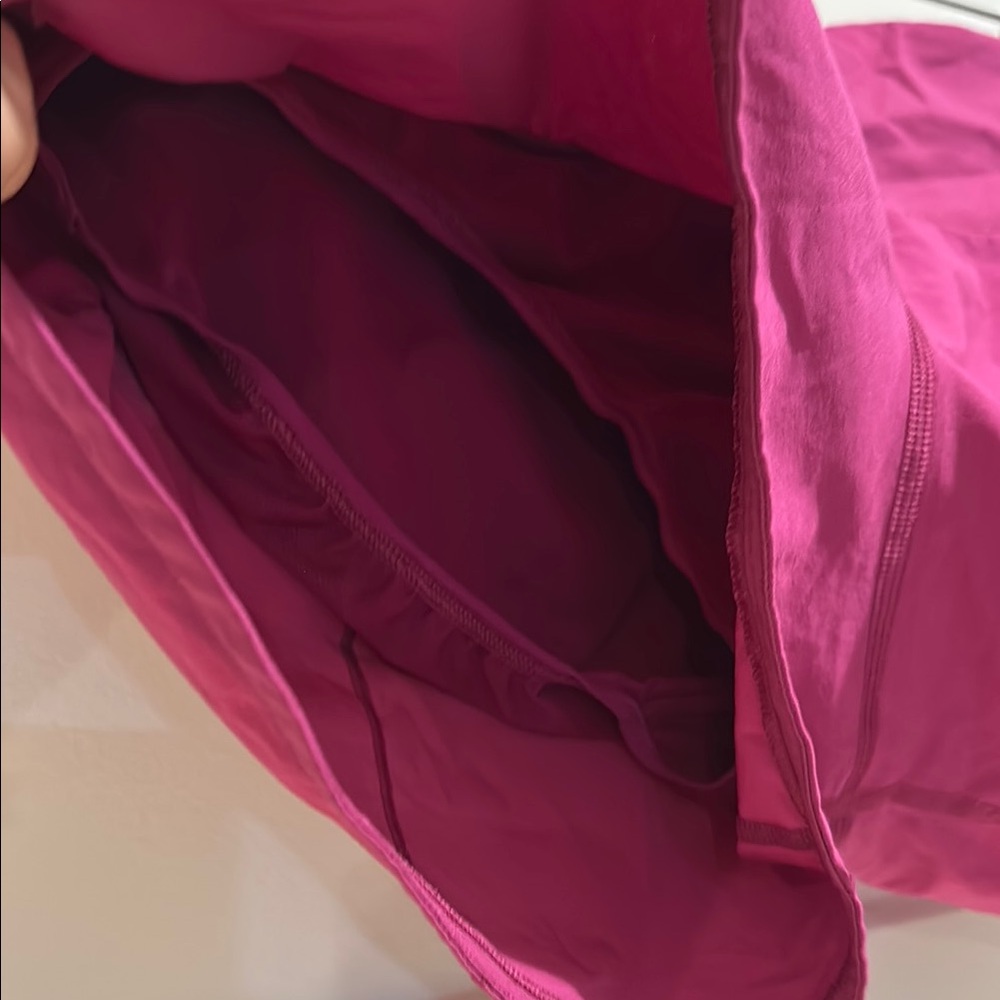 Lululemon Low Rise Speed Up 2.5" Short Ripened Raspberry Size 10 - Picture 2 of 5